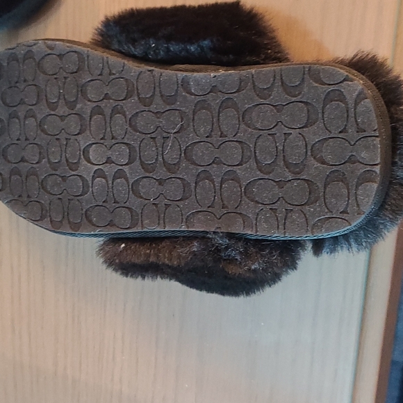 Coach Polyester Faux Fur Women Black Comfy Slippers - Picture 4 of 5